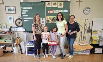Bäuerinnen zum Weltmilchtag zu Besuch an der Volksschule St. Georgen an der Gusen
