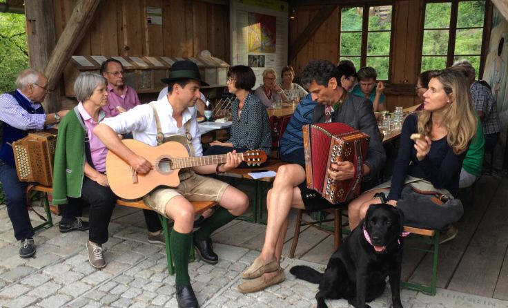 Drei Abende voller Volksmusik stehen im Steinbrecherhaus in Perg bevor. (Foto: privat)