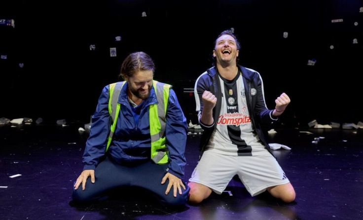 Das Landestheater Linz bringt eine Fußballkomödie nach Grein. (Foto: Herwig Prammer)