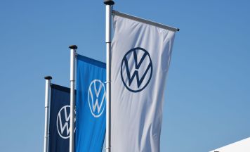 VW plant 50.000 Stellen abzubauen: Riesiger Gewinneinbruch 2025