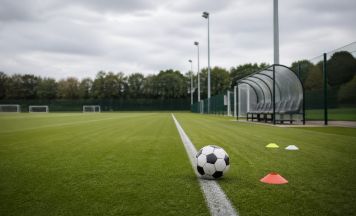 Englische Fußball Nationalspielerin nach Fehlgeburt vor Rückkehr ins Training
