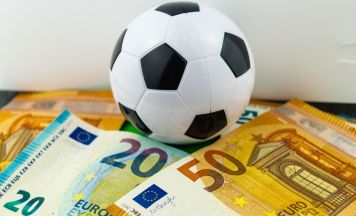 Über zehn Millionen Euro Handgeld gefordert: Deutsches Supertalent verbrennt sich beim BVB