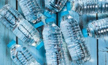 Mineralwasser mit Bakterien verunreinigt: Großer Rückruf bei deutschem Hersteller