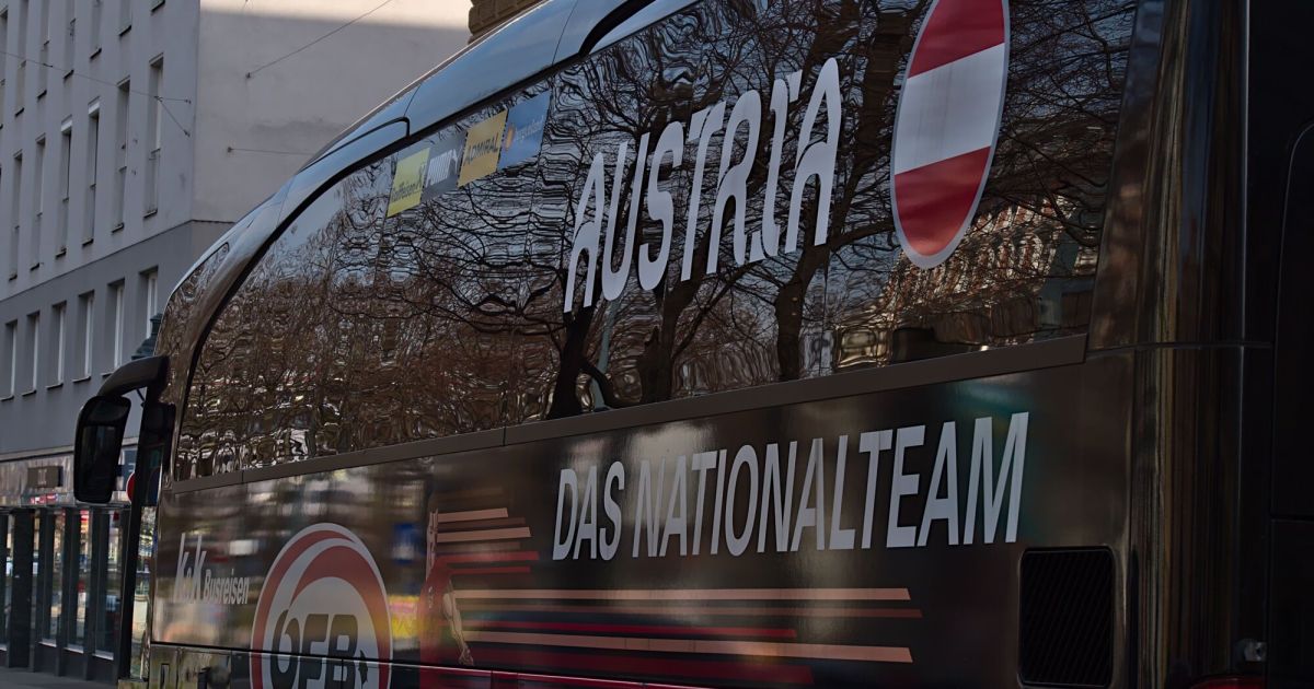 „Man kann es Gefängnis nennen“: ÖFB-Teamspieler spricht über sein Leben ...