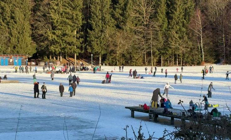 Eistreiben am Prameter Waldsee (Fotos: Walter Burgstaller)