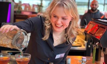 21-jährige Linzerin holte Sieg beim Monin Cocktailcup Österreich