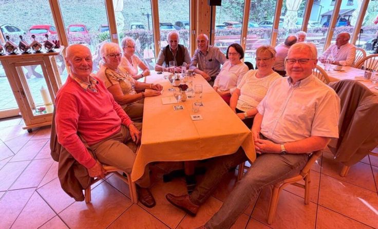 Fast 100 Leute folgten der Einladung. (Foto: Peter SOMMER FOTOPRESS)