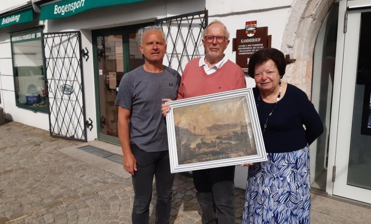 H. Weidinger, A. Mayer und I. Spitzbart bei der Übernahme des Bildes (Foto: Johannes Weidinger)