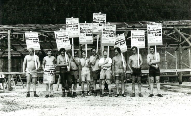 Der Musikverein machte auch vor fast 50 Jahren schon Werbung. (Foto: MV Reindlmühl)