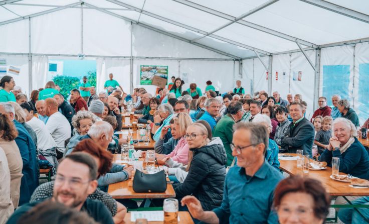 Trotz des Wetters waren 600 Besucher anwesend. (Foto: Mohamed Bulut)