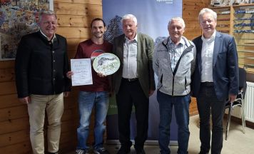 Neuer Ehrenobmann beim Alpenverein Hallstatt