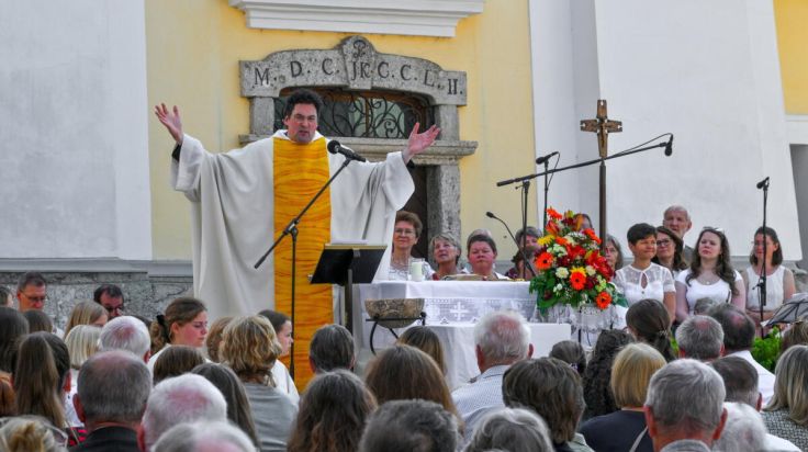 800 Besucher beim Gründungsfest der Pfarre Almtal