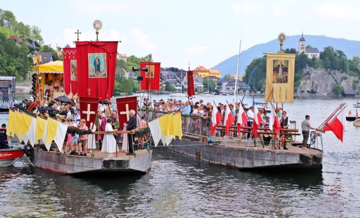 Die Seeprozession in Traunkirchen findet schon seit 1632 statt. (Foto: Hörmandinger)