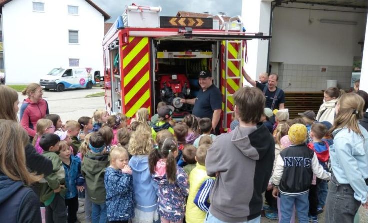 Erklärungen bei der Freiwilligen Feuerwehr Oberweis (Foto: FF Oberweis)