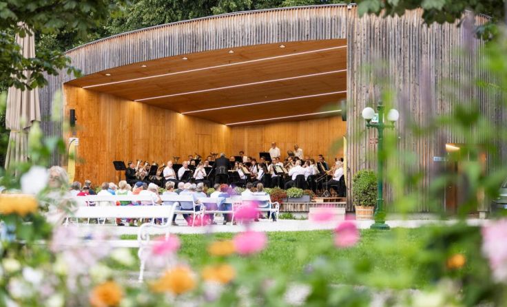 Salinenmusikkapelle im Musikpavillon (Foto: www.badischl.at/Kuscheiart)