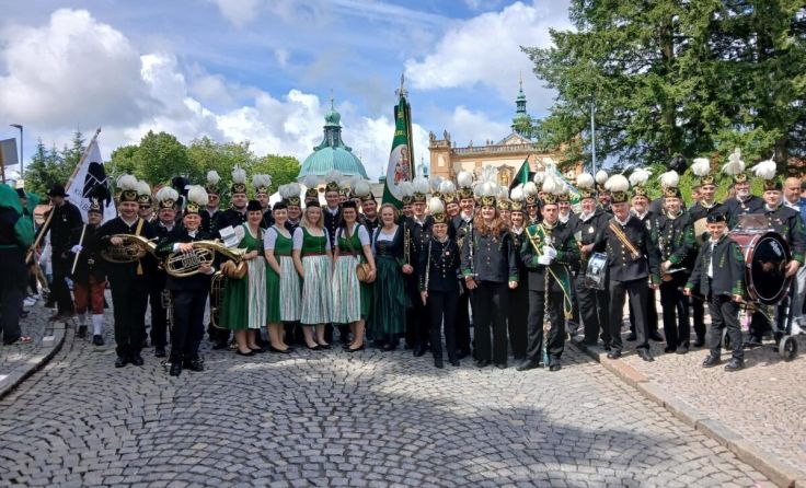 Gruppenfoto am Heiligen Berg (Foto: Salinenmusik Bad Ischl)