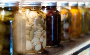 „Glas für Glas“: Pinsdorfer sammeln für Erntedankfest