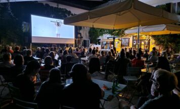 Sommerkino Bad Goisern beginnt „Verflucht normal“