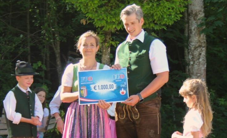 Scheckübergabe (Foto: FPÖ Gosau)