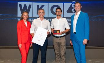 Jubiläumsmedaille für Optik Aichinger OG in Gmunden