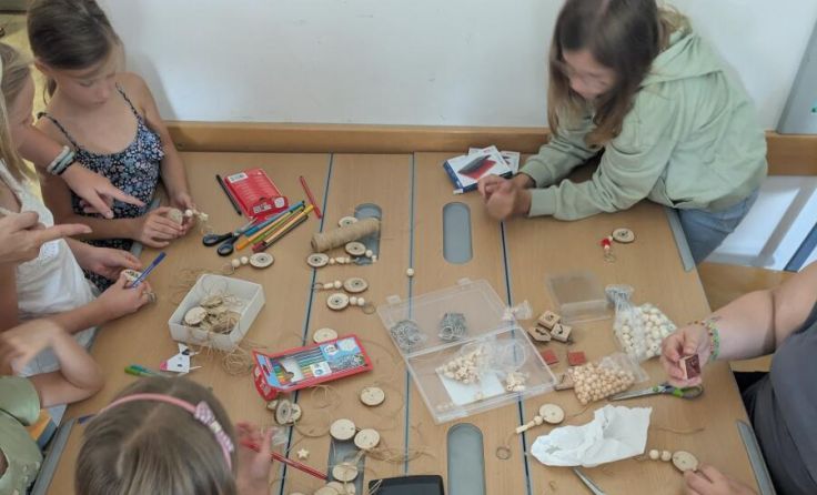 Verschiedene Projekte in den Klimaschulen (Foto: Carla Ende)