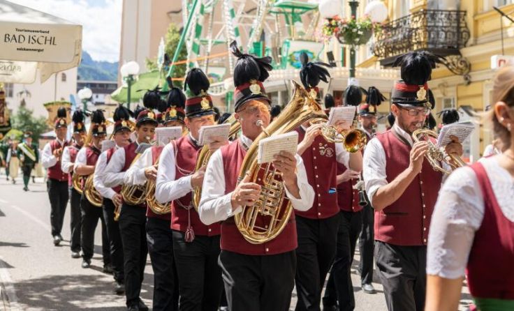 Vereinsumzug beim Stadtfest (Foto: plamberger fotografie GesbR)