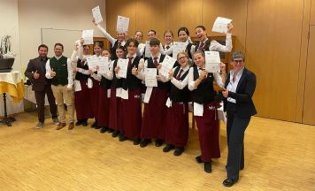 14 neue diplomierte Käsekenner an der HLW Wolfgangsee