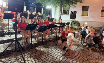 Sommernachtsfest des Musikvereins lockte Besucher nach Gschwandt