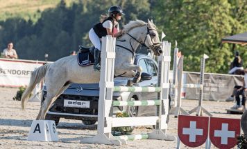 Großer Erfolg für Bad Ischler Nachwuchsspringreiterin Ida-Vivienne Fischer