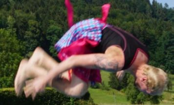Dirndlfliagn sorgt für Badespaß in Viechtwang