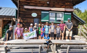 Ferienspaß in Bad Goisern führte Kinder auf die Raschberghütte