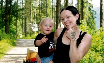 Wie eine Mutter aus Bad Ischl nach der Krebsdiagnose ihres Sohnes neue Kraft fand