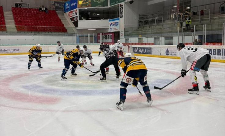 Die Traunsee Sharks Gmunden gewannen 7:2 gegen den EC Kufstein. (Foto: Peter Sommer Fotopress)