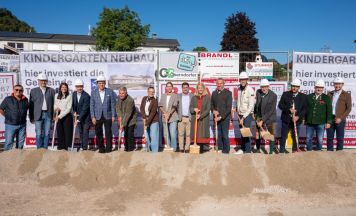 Spatenstich für neuen Kindergarten in Traunkirchen