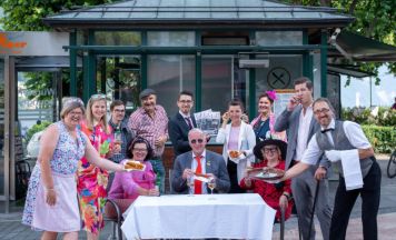 Theaterstück „Kaviar trifft Currywurst“ in Kirchham