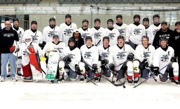 Saisonstart der Eishockeymannschaft Cam4Dent Sharks Gmunden