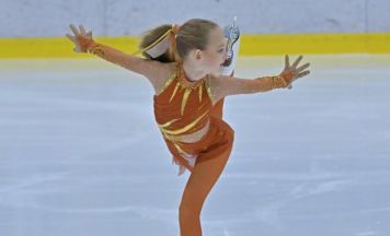Gmundner Eisläuferinnen starteten in die Bewerbsaison