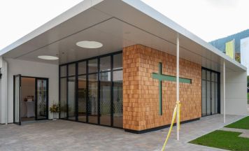 Neues Pfarrzentrum in Neukirchen bei Altmünster eröffnet