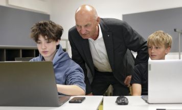 Künstliche Intelligenz und Finanzen: JugendService Campus startet mit Workshop-Saison