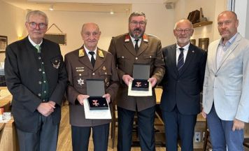 Feuerwehrmitglieder in Mauthausen ausgezeichnet