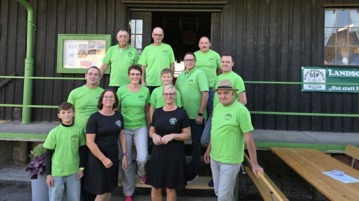 Basteln und Rockmusik beim Siedlerverein Arbing