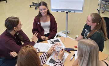 Perger HLW-Schüler als Public Coaches im Einsatz