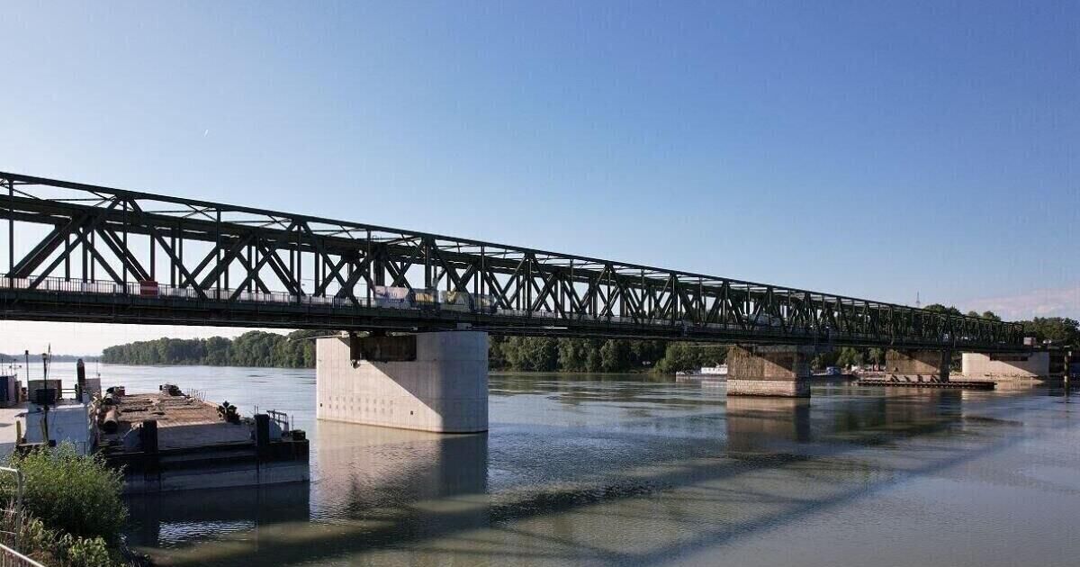 Businesses are being prepared for the closure of the Danube bridge