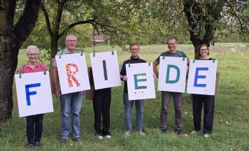 Pfarre Linz-Mitte feiert ersten Geburtstag mit Friedensaktion