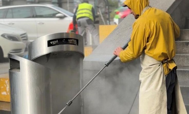 Die Linzer Abfallhaie bekommen eine gründliche Reinigung. (Foto: Privat)