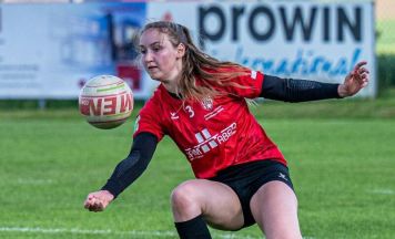 Frauen der Faustballmannschaft Grieskirchen/Pötting feiern ersten Saisonsieg