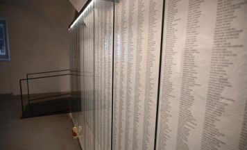 Gedenkfeier und Ausstellung in Schloss Hartheim