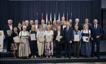 Eferdinger und Grieskirchner bekommen Ehrungen für soziales Engagement