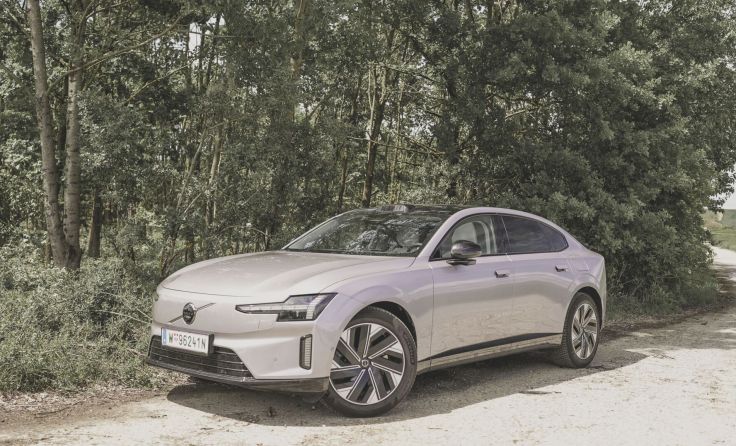 Volvo ES90