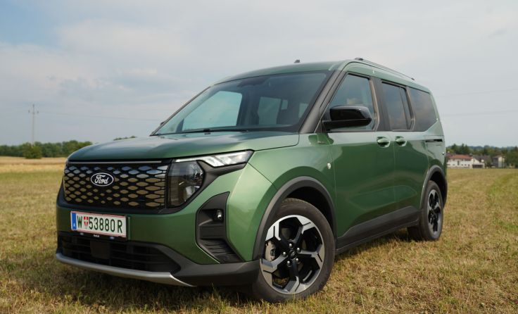 Ford E-Tourneo Courier